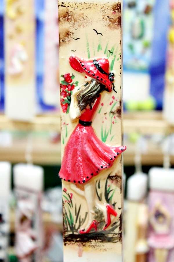 Λαμπάδα Πασχαλινή (Gerakis) Πλακέ με κοπέλα Paris Κόκκινη Ύψος 25cm