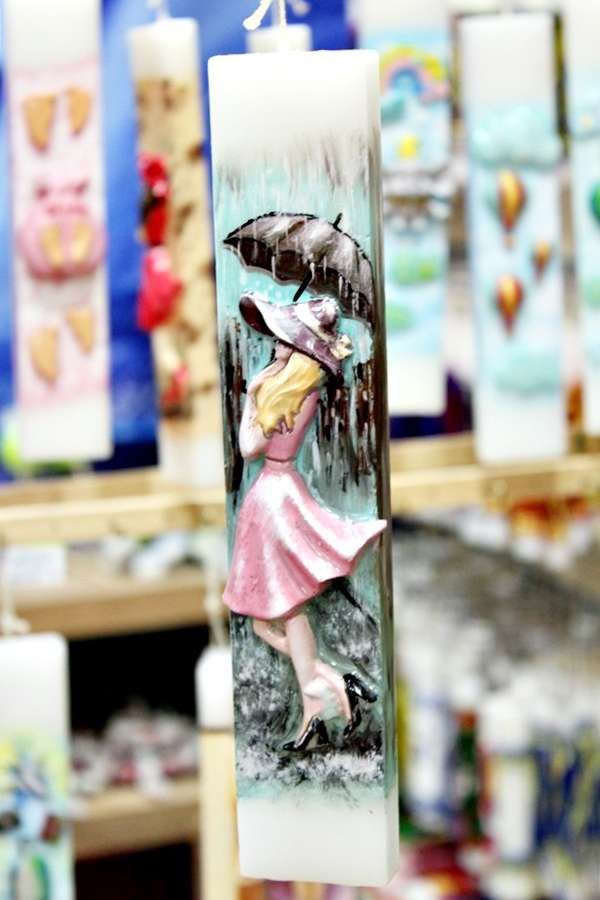 Λαμπάδα Πασχαλινή (Gerakis) Πλακέ με κοπέλα Paris Πολύχρωμη Ύψος 25cm